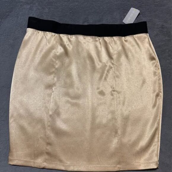 NEW Forever 21+ Plus Size Women’s Short Gold Skirt Stretchy Waist Band (Flawed) - Picture 1 of 6